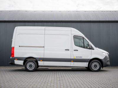 Mercedes-Benz Sprinter 317 CDI L2H2 | Automaat | 3-Zits | Camera | Carplay | Mbux | Climatronic | Trekhaak foto 6