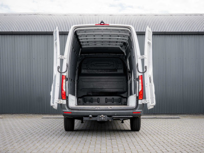 Mercedes-Benz Sprinter 317 CDI L2H2 | Automaat | 3-Zits | Camera | Carplay | Mbux | Climatronic | Trekhaak foto 9