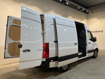 Mercedes-Benz Sprinter 317 CDI L2H2 RWD / Euro 6 / CarPlay / Adap. Cruise Control / Camera / Trekhaak / 42.100 KM !! foto 18