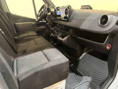Mercedes-Benz Sprinter 317 CDI L2H2 RWD / Euro 6 / CarPlay / Adap. Cruise Control / Camera / Trekhaak / 42.100 KM !! foto 21