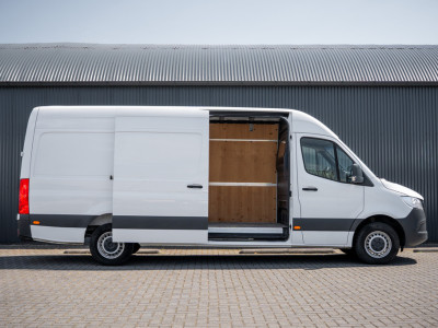 Mercedes-Benz Sprinter 317 CDI L3H2 | 170 PK | Automaat | Camera | Mbux | Cruise | PDC | Trekhaak 7