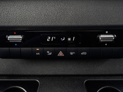 Mercedes-Benz Sprinter 317 CDI | L3H2 | Automaat met Flippers | MBUX | Camera | Climate | Cruise | PDC | Euro 6 foto 17