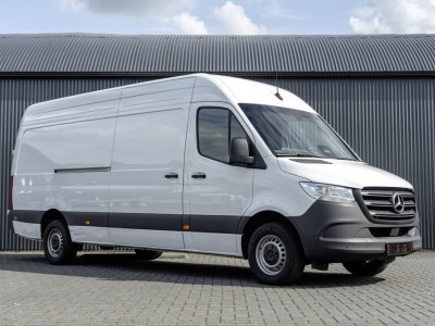 Mercedes-Benz Sprinter 317 CDI | L3H2 | Automaat met Flippers | MBUX | Camera | Climate | Cruise | PDC | Euro 6 foto 4