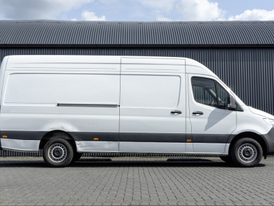 Mercedes-Benz Sprinter 317 CDI | L3H2 | Automaat met Flippers | MBUX | Camera | Climate | Cruise | PDC | Euro 6 foto 6