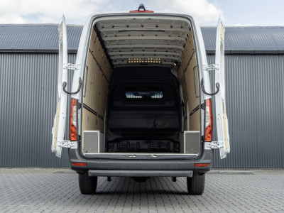 Mercedes-Benz Sprinter 317 CDI | L3H2 | Automaat met Flippers | MBUX | Camera | Climate | Cruise | PDC | Euro 6 foto 9
