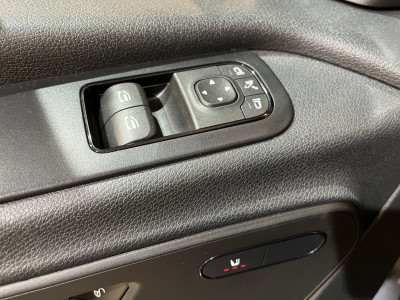 Mercedes-Benz Sprinter 317 CDI L3 RWD Automaat / Euro 6 / LED / Airco / Adap. Cruise Control / Camera / Trekhaak / CarPlay / Navigatie / 3-Zits / 46.200 KM !! foto 12