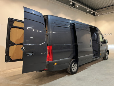 Mercedes-Benz Sprinter 317 CDI L3 RWD Automaat / Euro 6 / LED / Airco / Adap. Cruise Control / Camera / Trekhaak / CarPlay / Navigatie / 3-Zits / 46.200 KM !! foto 19