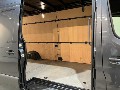Mercedes-Benz Sprinter 317 CDI L3 RWD Automaat / Euro 6 / LED / Airco / Adap. Cruise Control / Camera / Trekhaak / CarPlay / Navigatie / 3-Zits / 46.200 KM !! foto 21