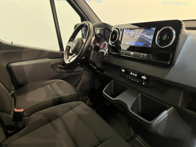 Mercedes-Benz Sprinter 317 CDI L3 RWD Automaat / Euro 6 / LED / Airco / Adap. Cruise Control / Camera / Trekhaak / CarPlay / Navigatie / 3-Zits / 46.200 KM !! foto 3