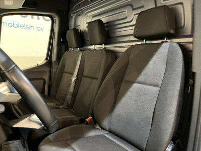 Mercedes-Benz Sprinter 317 CDI L3 RWD Automaat / Euro 6 / LED / Airco / Adap. Cruise Control / Camera / Trekhaak / CarPlay / Navigatie / 3-Zits / 46.200 KM !! foto 8