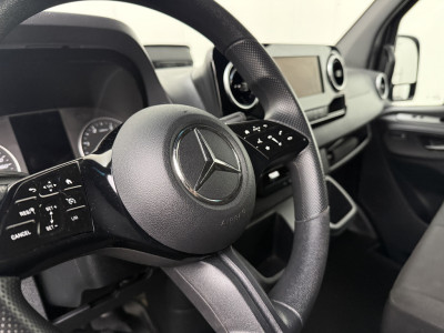 Mercedes-Benz Sprinter 317CDi Automaat L2H2 Exclusive | Led | Multimedia 10 Mbux Navigatie+Camera | Airco | Cruise | 3-Zits | Betimmering foto 18