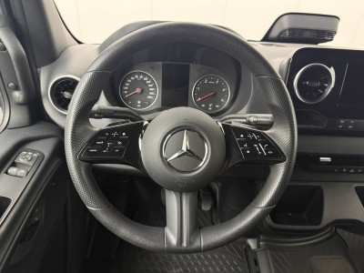Mercedes-Benz Sprinter 317CDi Automaat L2H2 | Led | 10 Multimedia | Navigatie | Camera | Airco | Cruise | 3-Zits foto 14