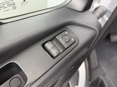 Mercedes-Benz Sprinter 317CDi Automaat L2H2 | Led | Exclusive | Navigatie | Multimedia | Airco | Cruise | 3-Zits foto 8