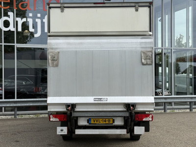 Mercedes-Benz Sprinter 319 1.9 CDI Bakwagen met laadklep | Zijdeur | Cruisec. | Airco foto 4