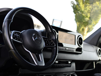 Mercedes-Benz Sprinter 319 1.9 CDI L2H2 AMG Black Edition Adaptieve Cruise, Carplay, 3500kg Trekhaak, Camera, LED, 190pk, 10,5 Mbux, Sensoren, Leder, Standkachel. Automaat, Uniek! foto 13