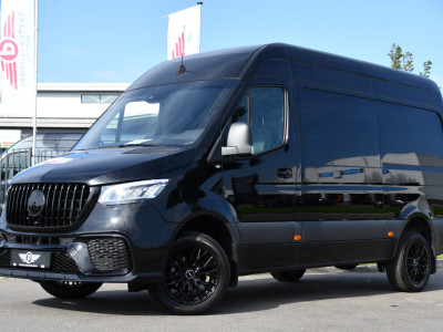 Mercedes-Benz Sprinter 319 1.9 CDI L2H2 AMG Black Edition Adaptieve Cruise, Carplay, 3500kg Trekhaak, Camera, LED, 190pk, 10,5 Mbux, Sensoren, Leder, Standkachel. Automaat, Uniek! foto 4