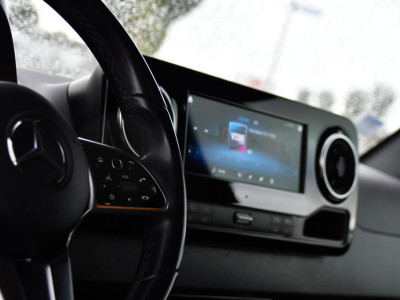 Mercedes-Benz Sprinter 319 1.9 CDI L2H2 DC Black Edition Adaptieve Cruise, 360 Camera, Carplay, LED, 10,5 Mbux, Stoelverwarming, Automaat, 190pk, 3500kg Trekhaak, Uniek! foto 14