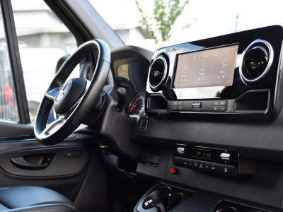 Mercedes-Benz Sprinter 319 1.9 CDI L2H2 Pro Black Edition FACELIFT! Adaptieve Cruise, luchtvering, Camera, LED, 10,5 Mbux, Standkachel, Stoelverwarming, Sensoren, Uniek! 20