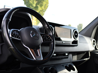 Mercedes-Benz Sprinter 319 1.9 CDI L2H2 RWD AMG Black Edition 360 Camera, Cruise, LED, 3500kg Trekhaak, Carplay, Leder, 10,5 Mbux, 190pk, Automaat, NAVI, Uniek! foto 10