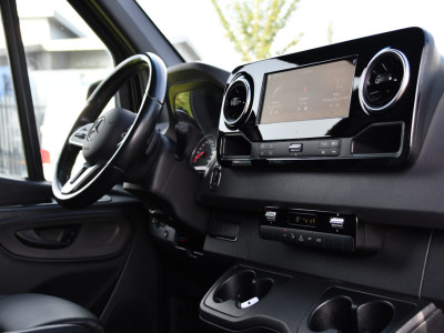 Mercedes-Benz Sprinter 319 1.9 CDI L2H2 RWD AMG Black Edition 360 Camera, Cruise, LED, 3500kg Trekhaak, Carplay, Leder, 10,5 Mbux, 190pk, Automaat, NAVI, Uniek! foto 18