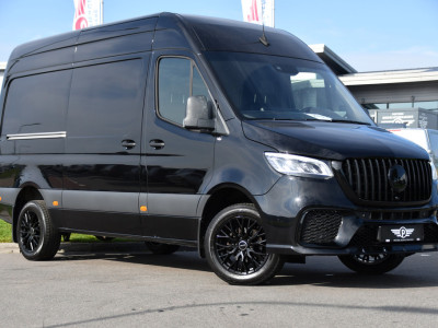 Mercedes-Benz Sprinter 319 1.9 CDI L2H2 RWD AMG Black Edition 360 Camera, Cruise, LED, 3500kg Trekhaak, Carplay, Leder, 10,5 Mbux, 190pk, Automaat, NAVI, Uniek! foto 5