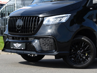 Mercedes-Benz Sprinter 319 1.9 CDI L2H2 RWD AMG Black Edition 360 Camera, Cruise, LED, 3500kg Trekhaak, Carplay, Leder, 10,5 Mbux, 190pk, Automaat, NAVI, Uniek! foto 6