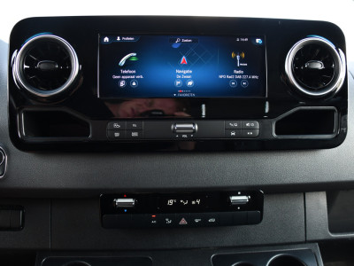 Mercedes-Benz Sprinter 319 1.9 CDI L2H2 RWD Black Edition 360 Camera, Cruise, LED, 3500kg Trekhaak, Carplay, Leder, 10,5 Mbux, 190pk, Automaat, NAVI, Uniek! foto 19