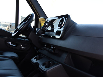 Mercedes-Benz Sprinter 319 1.9 CDI L2H2 RWD Black Edition Full Options! 360 Camera, Adaptieve Cruise, LED, Standkachel, Carplay, 190pk, Voorruit verwarming, Uniek! foto 13