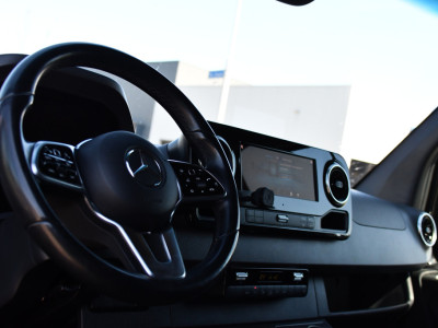 Mercedes-Benz Sprinter 319 1.9 CDI L2H2 RWD Black Edition Full Options! 360 Camera, Adaptieve Cruise, LED, Standkachel, Carplay, 190pk, Voorruit verwarming, Uniek! foto 2