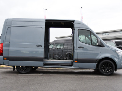 Mercedes-Benz Sprinter 319 1.9 CDI L2H2 RWD PB Edition 360 Camera, Cruise, Carplay, 2 x Schuifdeur, LED, 190pk, 2 x Geveerde stoel, 10,5 Mbux, Stoelverwarming, Automaat, Uniek! foto 11