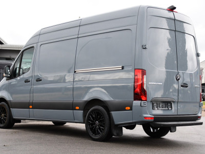 Mercedes-Benz Sprinter 319 1.9 CDI L2H2 RWD PB Edition 360 Camera, Cruise, Carplay, 2 x Schuifdeur, LED, 190pk, 2 x Geveerde stoel, 10,5 Mbux, Stoelverwarming, Automaat, Uniek! foto 3