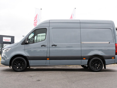 Mercedes-Benz Sprinter 319 1.9 CDI L2H2 RWD PB Edition 360 Camera, Cruise, Carplay, 2 x Schuifdeur, LED, 190pk, 2 x Geveerde stoel, 10,5 Mbux, Stoelverwarming, Automaat, Uniek! foto 9