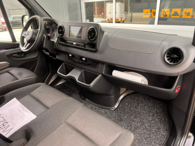 Mercedes-Benz Sprinter 319 1.9 CDI L2H2 RWD VVB BLACK EDITION LAGE KMSTAND VVB329 BPM vrij! Benut nu nog uw voordeel! 18