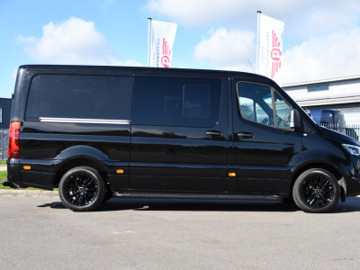 Mercedes-Benz Sprinter 319 3.0 CDI L2H1 DC Black Edition FULL OPTIONS! 360 Camera, Adaptieve Cruise, LED, 2 x Stoelverwarming, Standkacel, Autmaat, 10,5 Mbux, Sensoren, Uniek! foto 10
