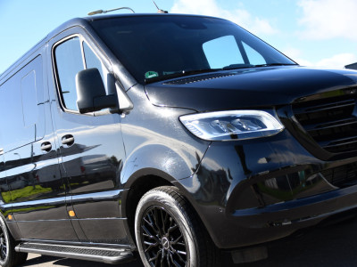Mercedes-Benz Sprinter 319 3.0 CDI L2H1 DC Black Edition FULL OPTIONS! 360 Camera, Adaptieve Cruise, LED, 2 x Stoelverwarming, Standkacel, Autmaat, 10,5 Mbux, Sensoren, Uniek! foto 18