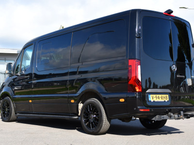 Mercedes-Benz Sprinter 319 3.0 CDI L2H1 DC Black Edition FULL OPTIONS! 360 Camera, Adaptieve Cruise, LED, 2 x Stoelverwarming, Standkacel, Autmaat, 10,5 Mbux, Sensoren, Uniek! foto 3