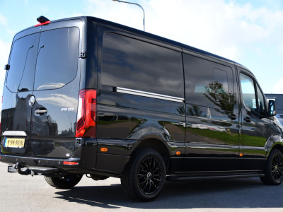 Mercedes-Benz Sprinter 319 3.0 CDI L2H1 DC Black Edition FULL OPTIONS! 360 Camera, Adaptieve Cruise, LED, 2 x Stoelverwarming, Standkacel, Autmaat, 10,5 Mbux, Sensoren, Uniek! foto 6