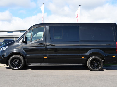 Mercedes-Benz Sprinter 319 3.0 CDI L2H1 DC Black Edition FULL OPTIONS! 360 Camera, Adaptieve Cruise, LED, 2 x Stoelverwarming, Standkacel, Autmaat, 10,5 Mbux, Sensoren, Uniek! foto 9