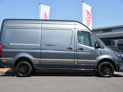 Mercedes-Benz Sprinter 319 3.0 CDI L2H2 AMG Edition Adaptieve Cruise, Camera, Carplay, LED, 10,5 Mbux, Automaat, Sensoren, Stoelverwarming, Uniek! 10