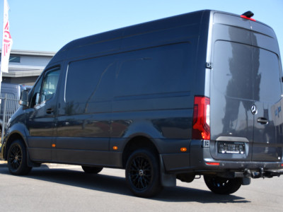 Mercedes-Benz Sprinter 319 3.0 CDI L2H2 AMG Edition Adaptieve Cruise, Camera, Carplay, LED, 10,5 Mbux, Automaat, Sensoren, Stoelverwarming, Uniek! 3