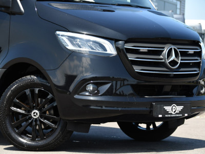 Mercedes-Benz Sprinter 319 3.0 CDI L2H2 Black Edition Adaptieve Cruise, 360 Camera, Carplay, 190pk, LED, 10,5 Mbux, Automaat, 3500kg Trekhaak, Dodehoek, 2 x Geveerde stoel, Uniek! 10