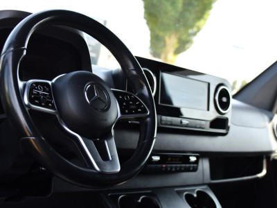 Mercedes-Benz Sprinter 319 3.0 CDI L2H2 Black Edition Adaptieve Cruise, 360 Camera, Carplay, 190pk, LED, 10,5 Mbux, Automaat, 3500kg Trekhaak, Dodehoek, 2 x Geveerde stoel, Uniek! 11