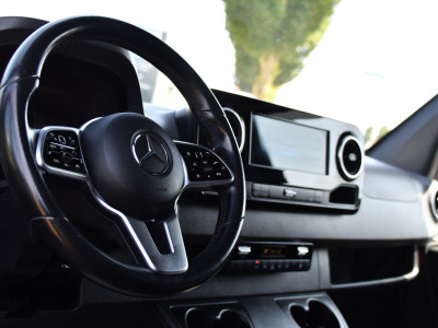 Mercedes-Benz Sprinter 319 3.0 CDI L2H2 Black Edition Adaptieve Cruise, 360 Camera, Carplay, 190pk, LED, 10,5 Mbux, Automaat, 3500kg Trekhaak, Dodehoek, 2 x Geveerde stoel, Uniek! 2
