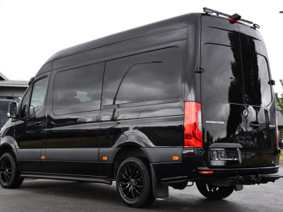 Mercedes-Benz Sprinter 319 3.0 CDI L2H2 DC Black Edition Adaptieve Cruise, 360 Camera, Carplay, LED, 10,5 Mbux, Stoelverwarming, Automaat, 190pk, 3500kg Trekhaak, Uniek! foto 3