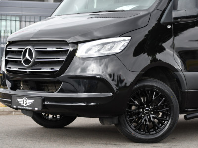 Mercedes-Benz Sprinter 319 3.0 CDI L2H2 DC Black Edition Adaptieve Cruise, 360 Camera, Carplay, LED, 10,5 Mbux, Stoelverwarming, Automaat, 190pk, 3500kg Trekhaak, Uniek! foto 7