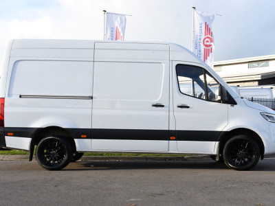 Mercedes-Benz Sprinter 319 3.0 V6 CDI L2H2 RWD AMG Edition Camera, Cruise, Carplay, 190pk, Automaat, Multimedia, LED, Stoelverwarming, Standkachel, Uniek! foto 10