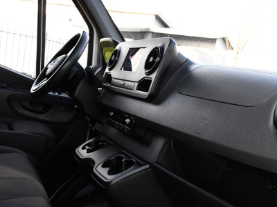 Mercedes-Benz Sprinter 319 3.0 V6 CDI L2H2 RWD AMG Edition Camera, Cruise, Carplay, 190pk, Automaat, Multimedia, LED, Stoelverwarming, Standkachel, Uniek! foto 12