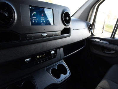 Mercedes-Benz Sprinter 319 3.0 V6 CDI L2H2 RWD AMG Edition Camera, Cruise, Carplay, 190pk, Automaat, Multimedia, LED, Stoelverwarming, Standkachel, Uniek! foto 20