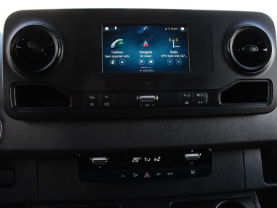 Mercedes-Benz Sprinter 319 3.0 V6 CDI L2H2 RWD AMG Edition Camera, Cruise, Carplay, 190pk, Automaat, Multimedia, LED, Stoelverwarming, Standkachel, Uniek! foto 21