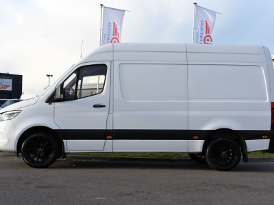 Mercedes-Benz Sprinter 319 3.0 V6 CDI L2H2 RWD AMG Edition Camera, Cruise, Carplay, 190pk, Automaat, Multimedia, LED, Stoelverwarming, Standkachel, Uniek! foto 9